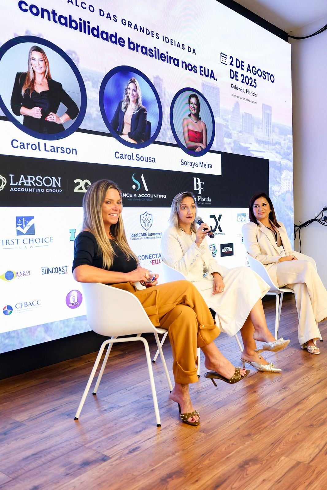 As 3 contadoras palestrantes juntas no palco do Accounting Talks USA